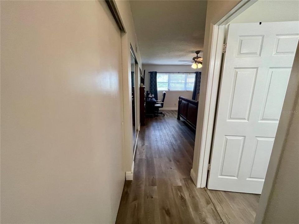 For Sale: $265,000 (2 beds, 2 baths, 1370 Square Feet)