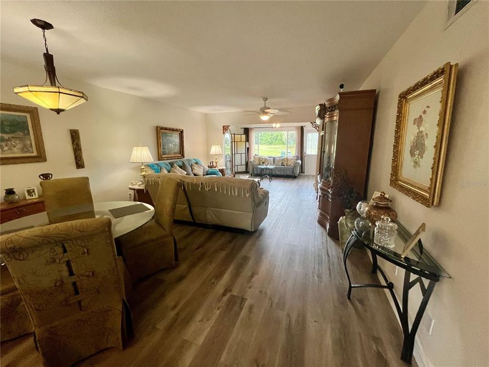 For Sale: $265,000 (2 beds, 2 baths, 1370 Square Feet)