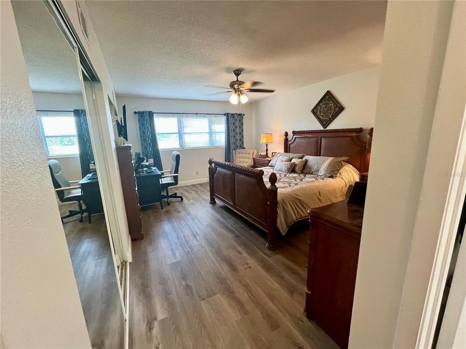 For Sale: $265,000 (2 beds, 2 baths, 1370 Square Feet)