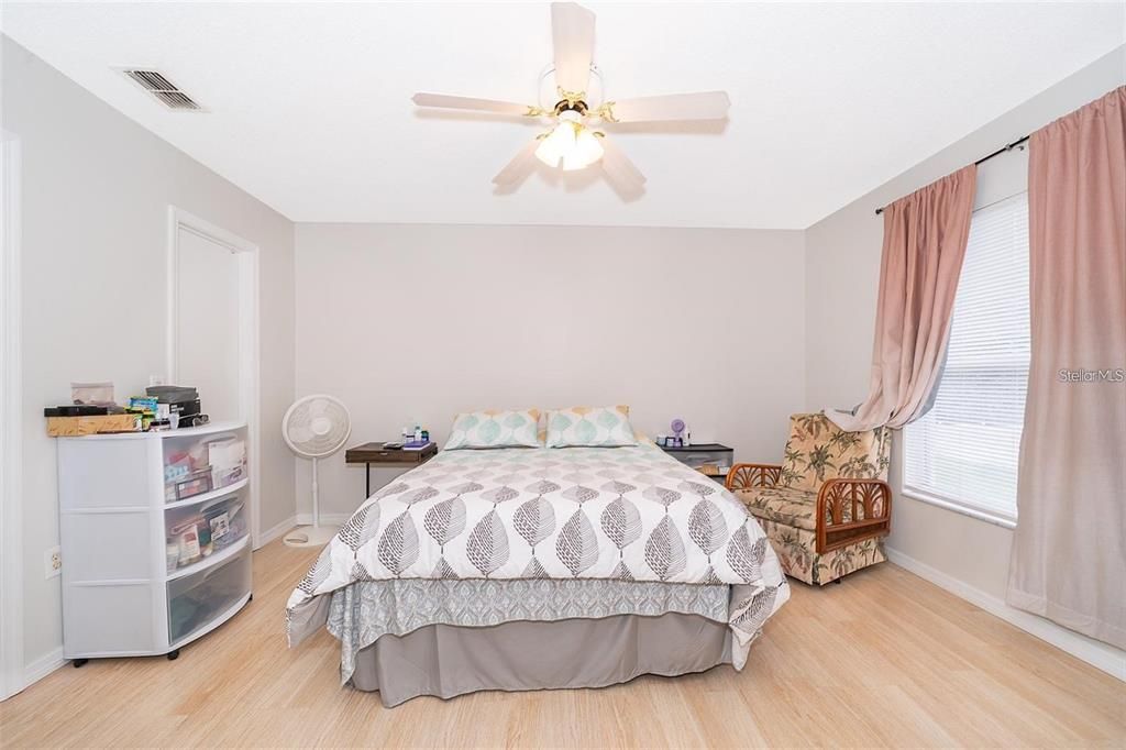 В аренду: $1,450 (2 спален, 2 ванн, 1013 Квадратных фут)