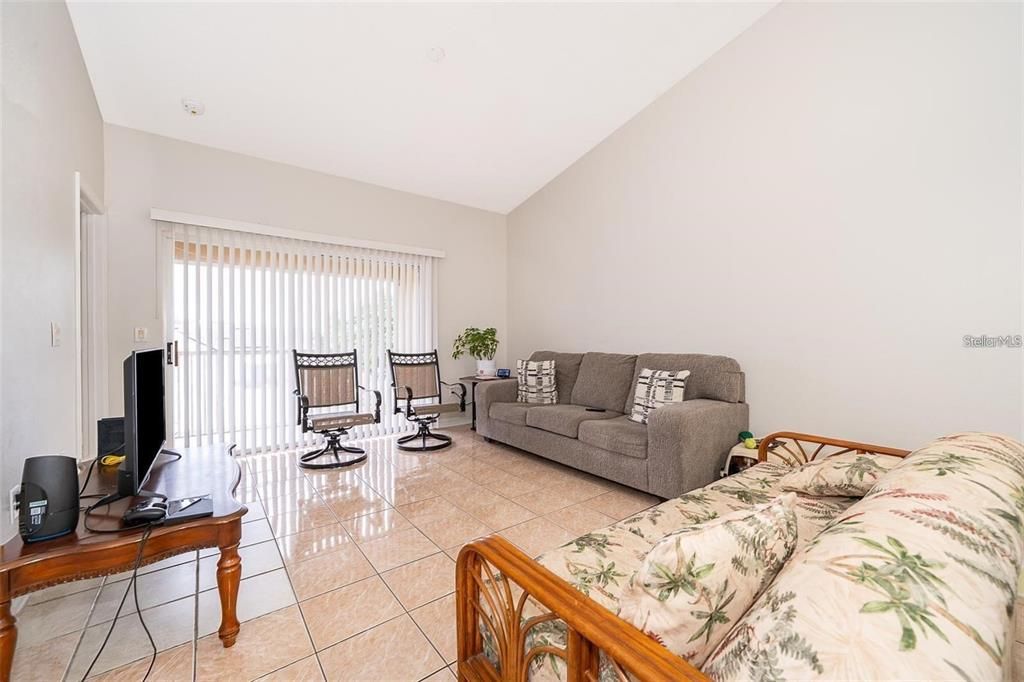 В аренду: $1,450 (2 спален, 2 ванн, 1013 Квадратных фут)