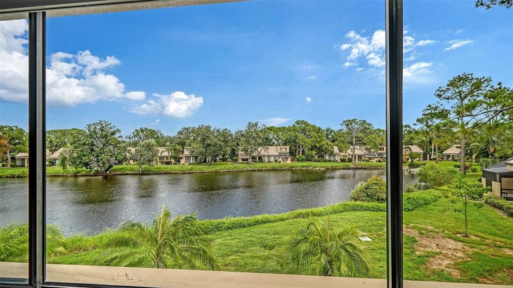 En Venta: $289,500 (3 camas, 2 baños, 1596 Pies cuadrados)