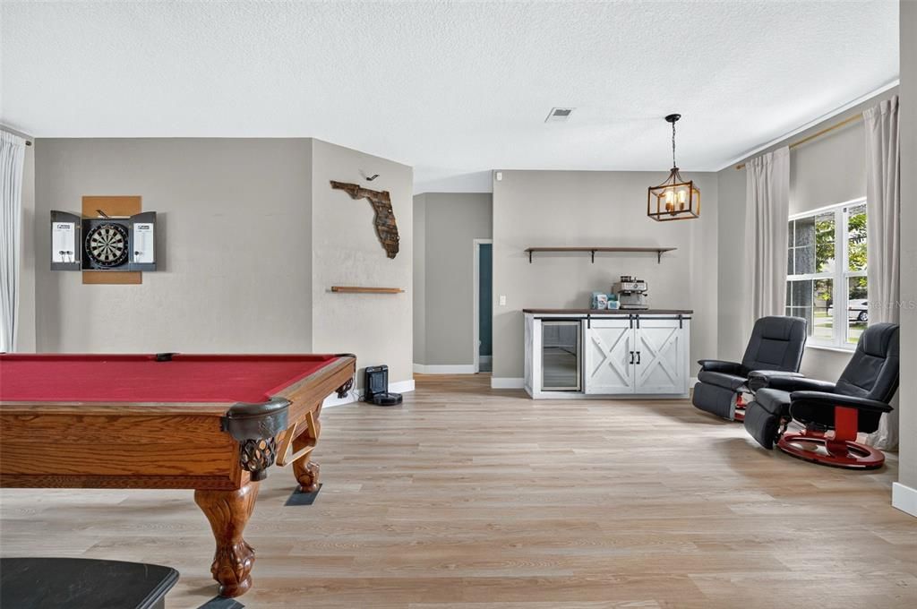 For Sale: $750,000 (4 beds, 2 baths, 2149 Square Feet)