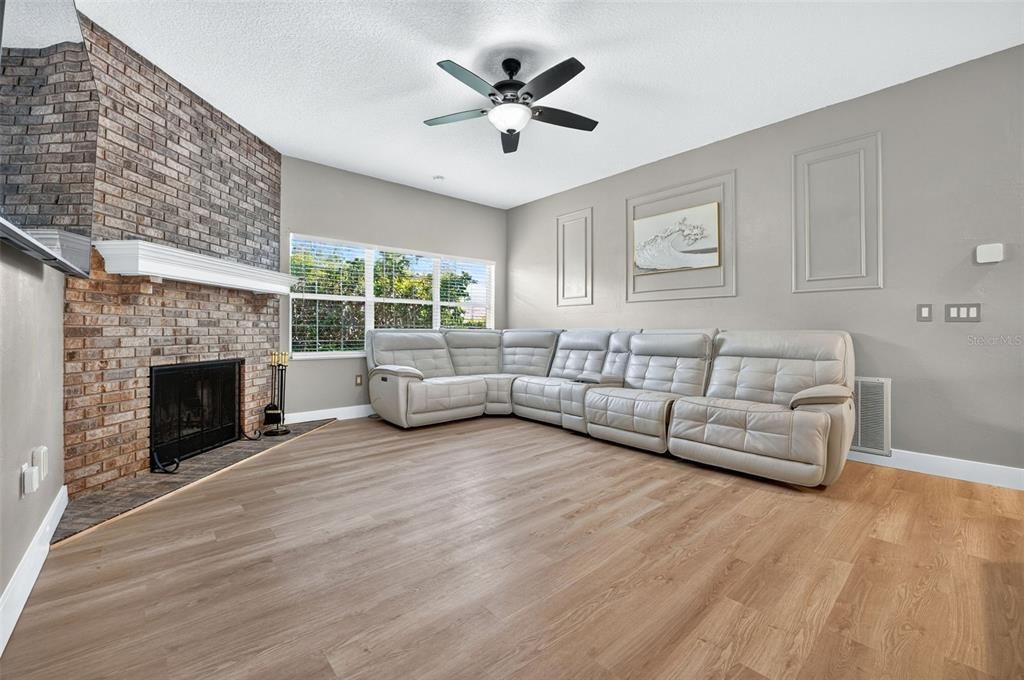 For Sale: $750,000 (4 beds, 2 baths, 2149 Square Feet)