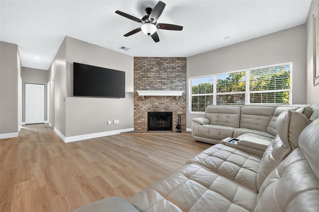 For Sale: $750,000 (4 beds, 2 baths, 2149 Square Feet)
