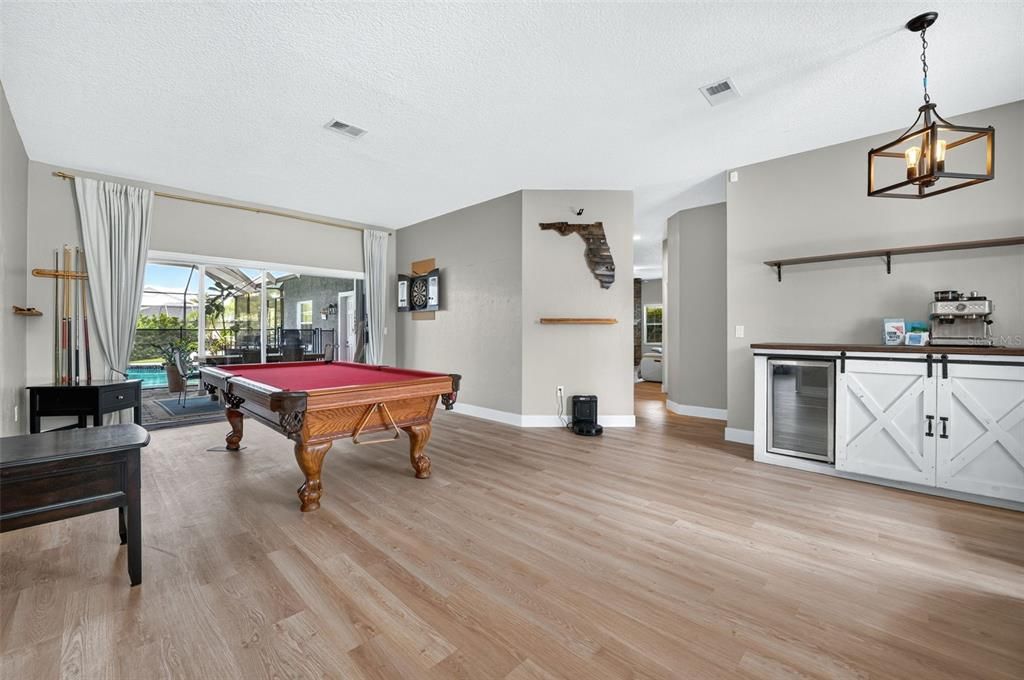For Sale: $750,000 (4 beds, 2 baths, 2149 Square Feet)