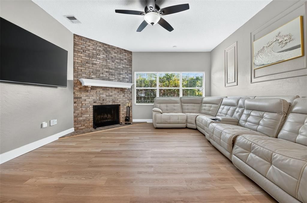 For Sale: $750,000 (4 beds, 2 baths, 2149 Square Feet)