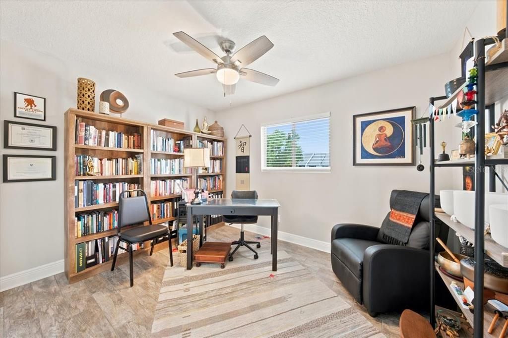 For Sale: $350,000 (2 beds, 2 baths, 1095 Square Feet)
