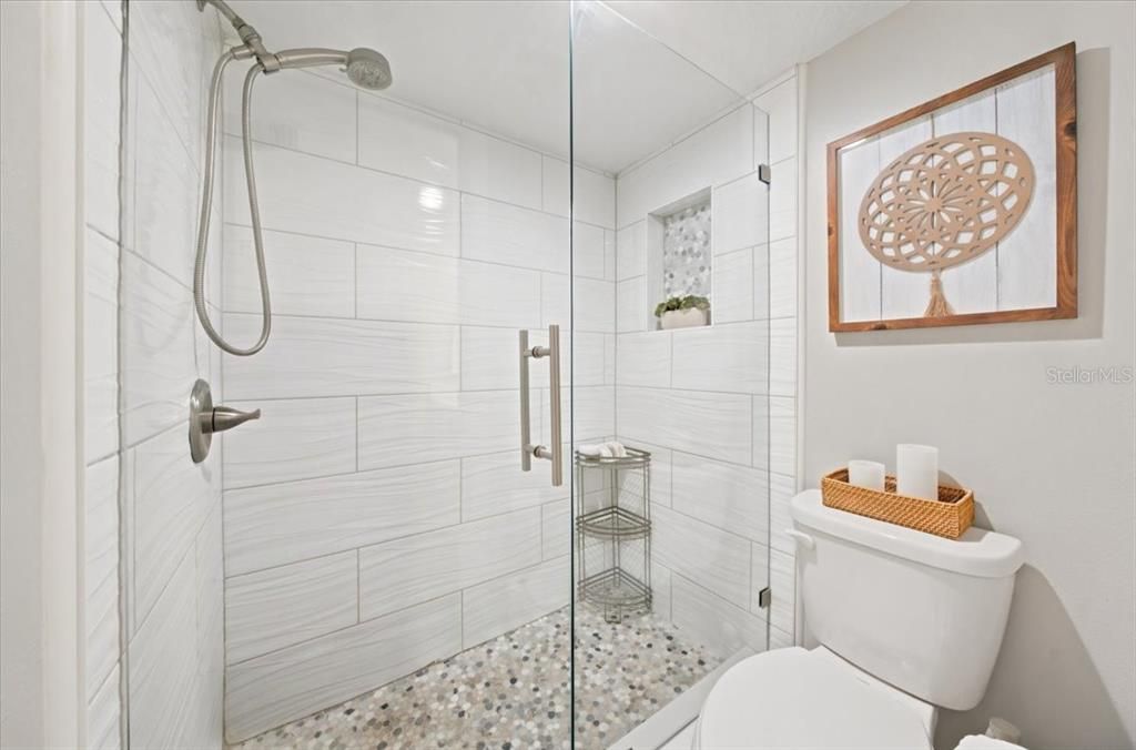 For Sale: $350,000 (2 beds, 2 baths, 1095 Square Feet)