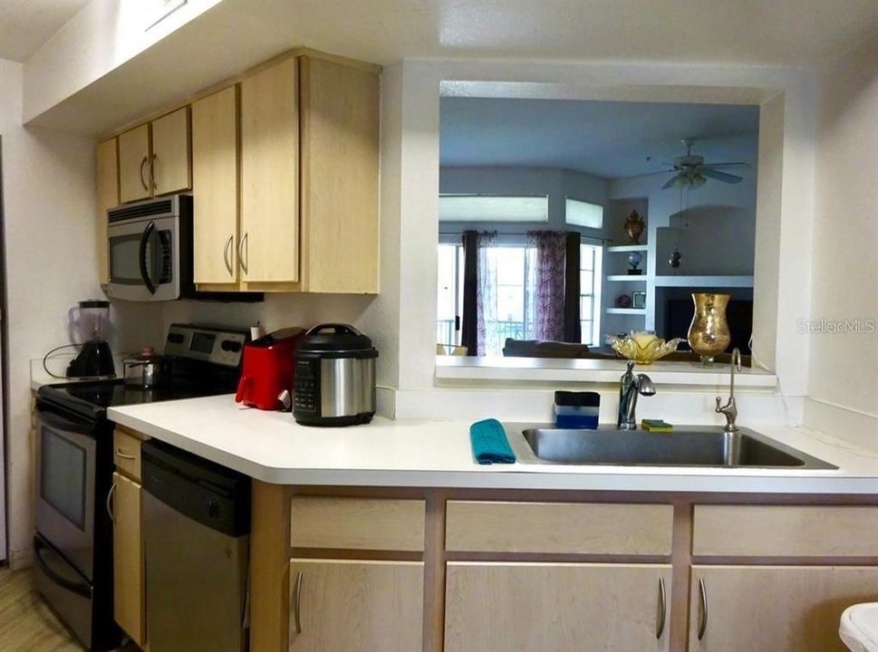 For Sale: $248,000 (3 beds, 2 baths, 1466 Square Feet)