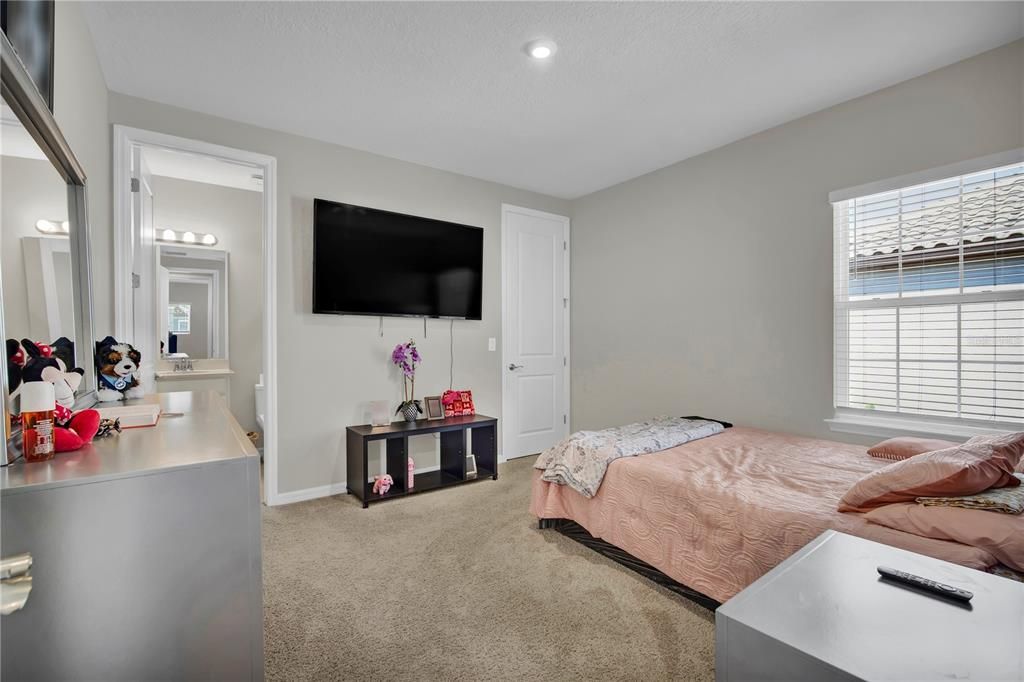 En Venta: $799,000 (5 camas, 4 baños, 3857 Pies cuadrados)