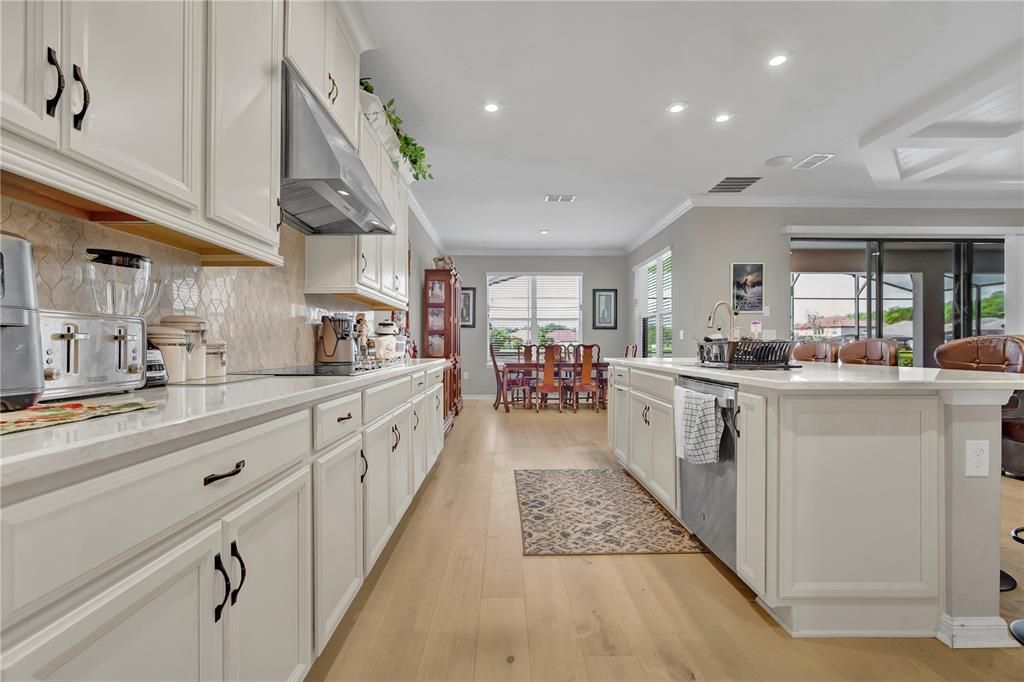 En Venta: $799,000 (5 camas, 4 baños, 3857 Pies cuadrados)