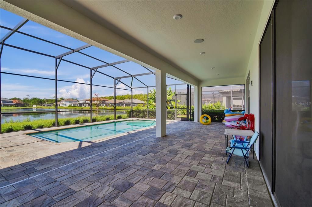 En Venta: $799,000 (5 camas, 4 baños, 3857 Pies cuadrados)