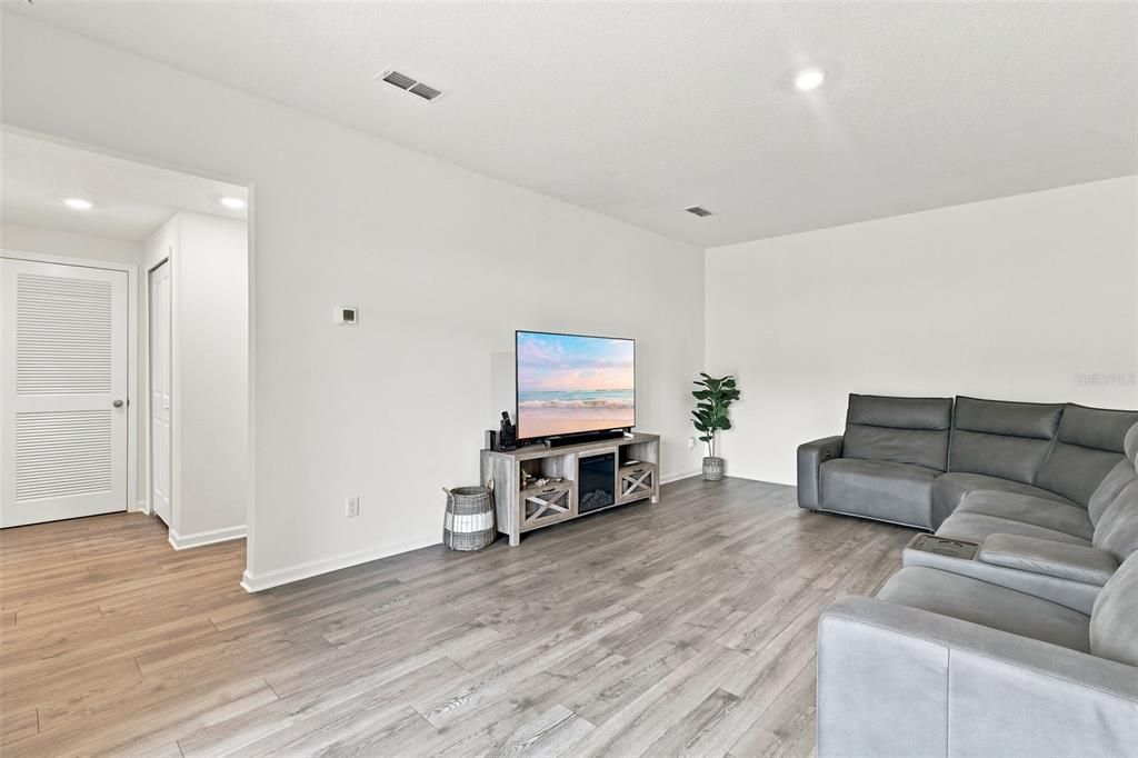 For Sale: $484,990 (5 beds, 3 baths, 3512 Square Feet)