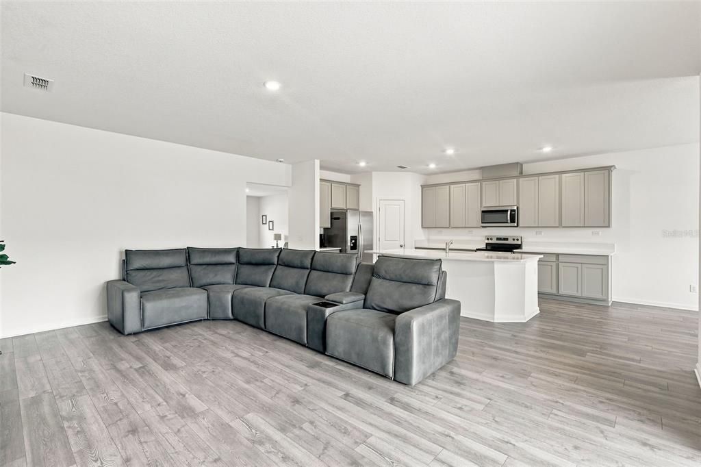 For Sale: $484,990 (5 beds, 3 baths, 3512 Square Feet)