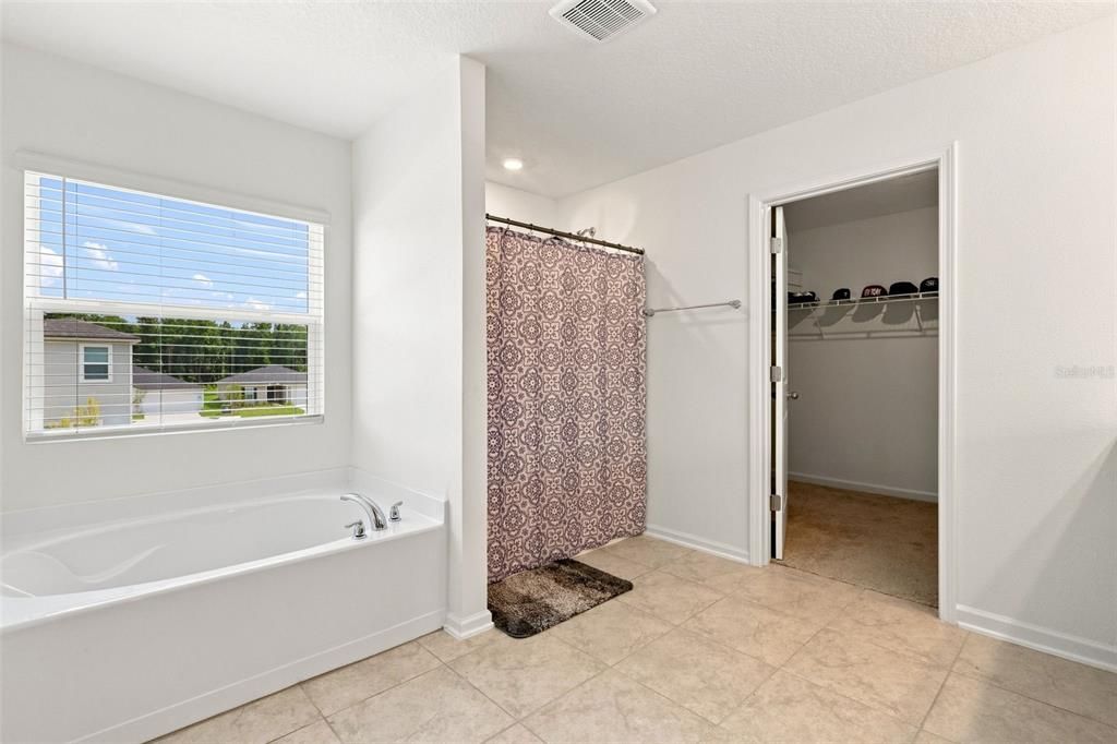 For Sale: $484,990 (5 beds, 3 baths, 3512 Square Feet)