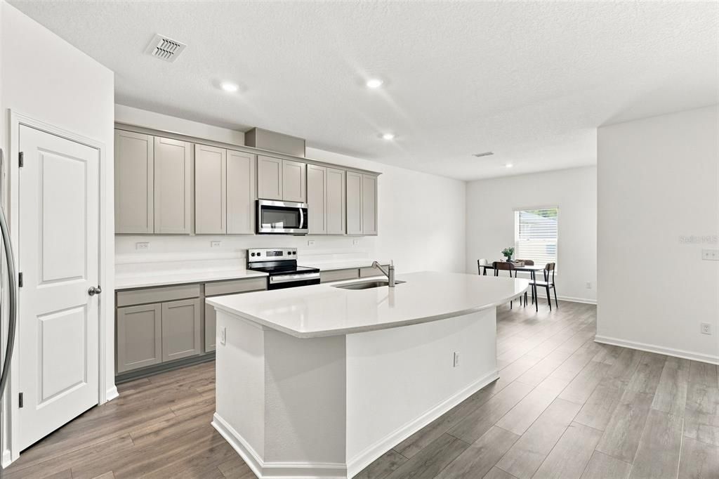 For Sale: $484,990 (5 beds, 3 baths, 3512 Square Feet)