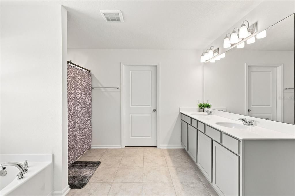 For Sale: $484,990 (5 beds, 3 baths, 3512 Square Feet)