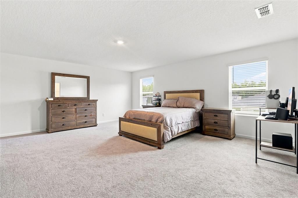 For Sale: $484,990 (5 beds, 3 baths, 3512 Square Feet)