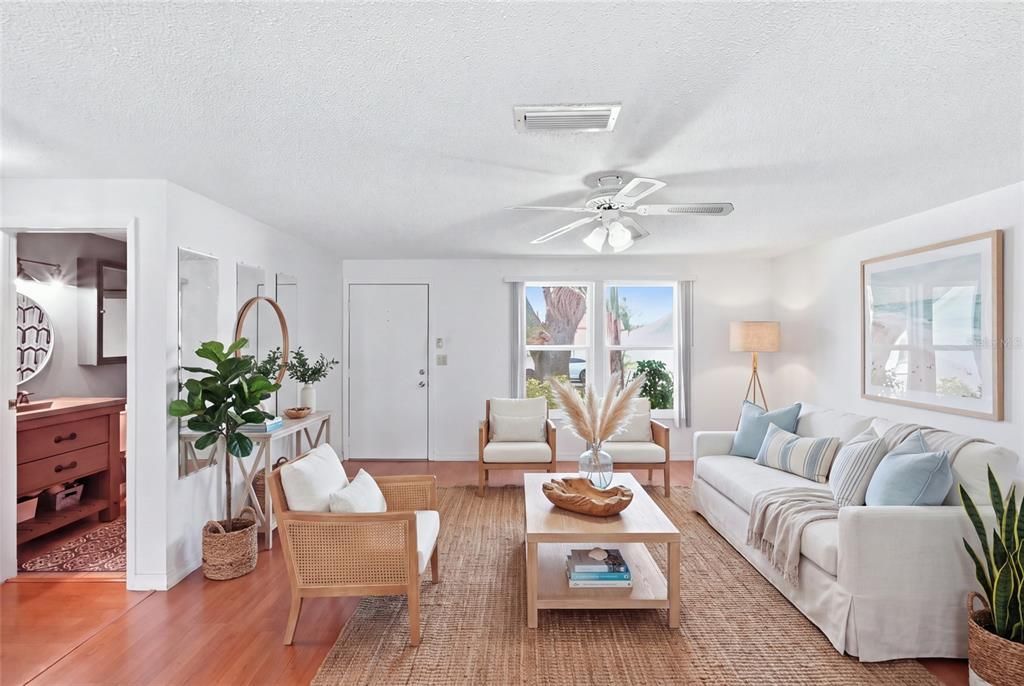 For Sale: $345,000 (2 beds, 2 baths, 1220 Square Feet)