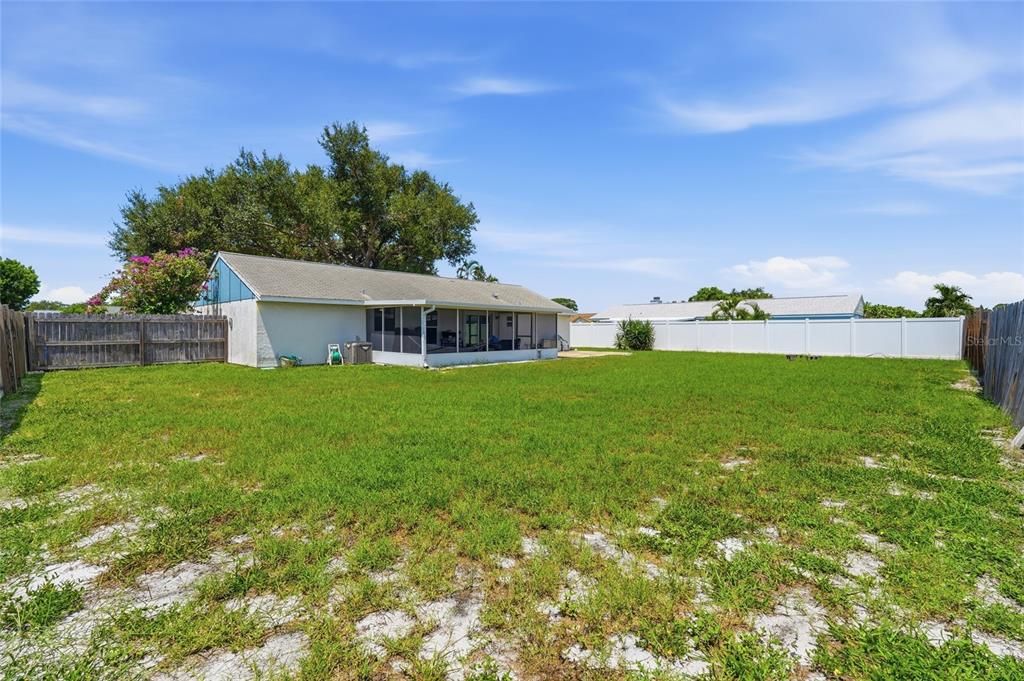 For Sale: $345,000 (2 beds, 2 baths, 1220 Square Feet)