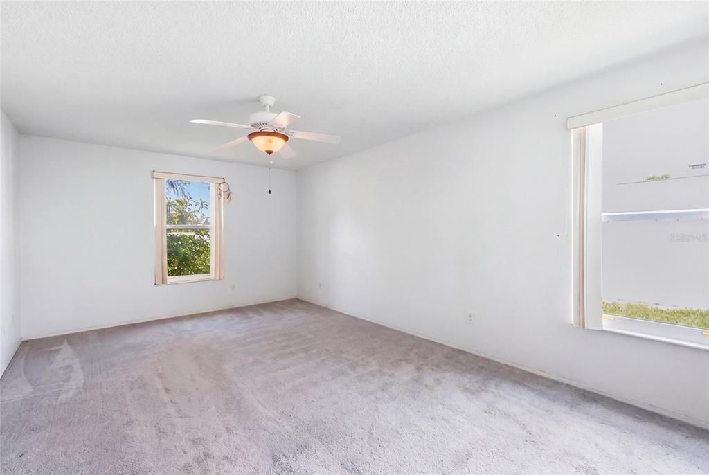 For Sale: $345,000 (2 beds, 2 baths, 1220 Square Feet)