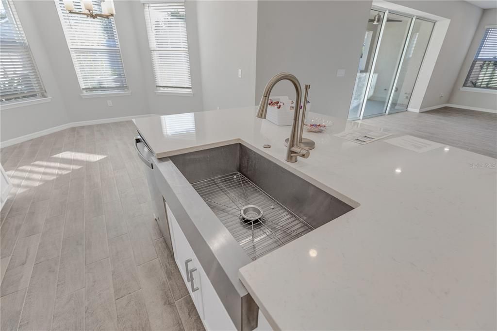 For Rent: $3,600 (5 beds, 4 baths, 3506 Square Feet)