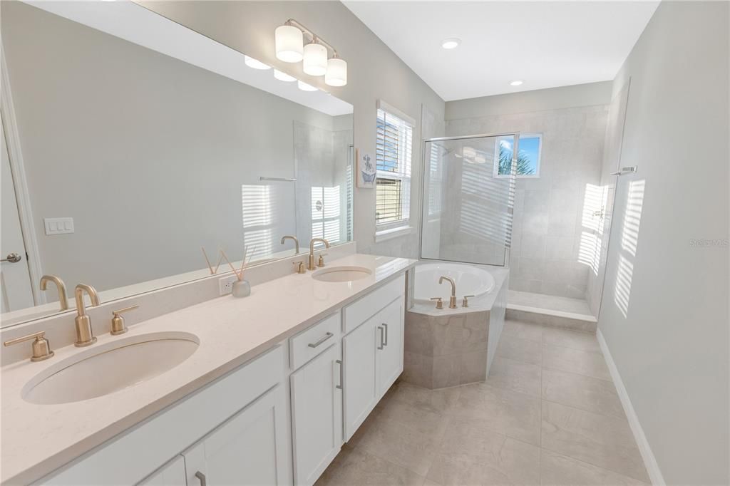 For Rent: $3,600 (5 beds, 4 baths, 3506 Square Feet)