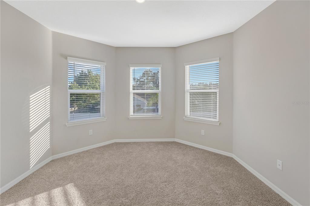 For Rent: $3,600 (5 beds, 4 baths, 3506 Square Feet)