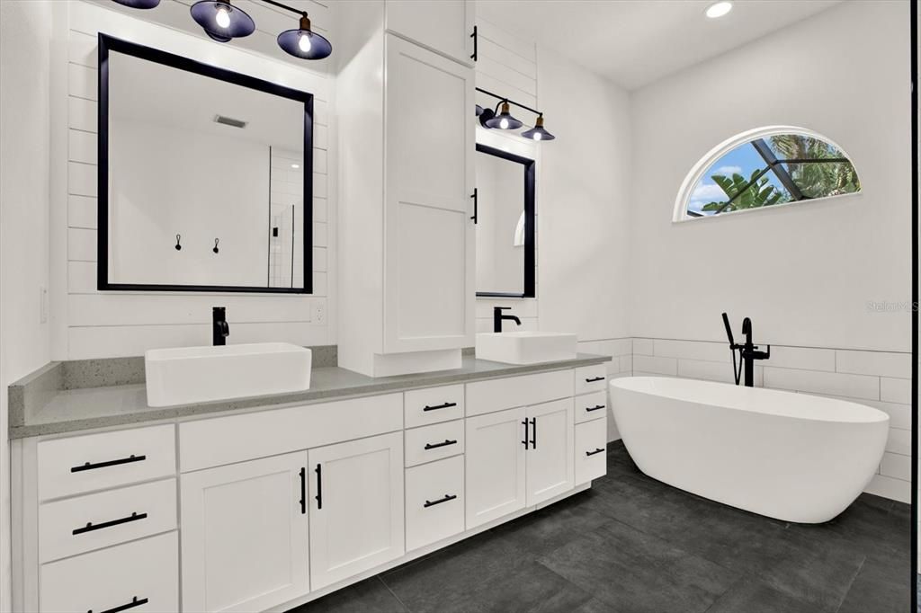 En Renta: $7,995 (5 camas, 4 baños, 3769 Pies cuadrados)