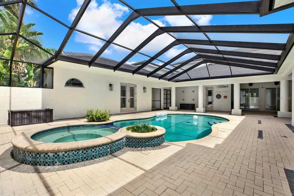 En Renta: $7,995 (5 camas, 4 baños, 3769 Pies cuadrados)