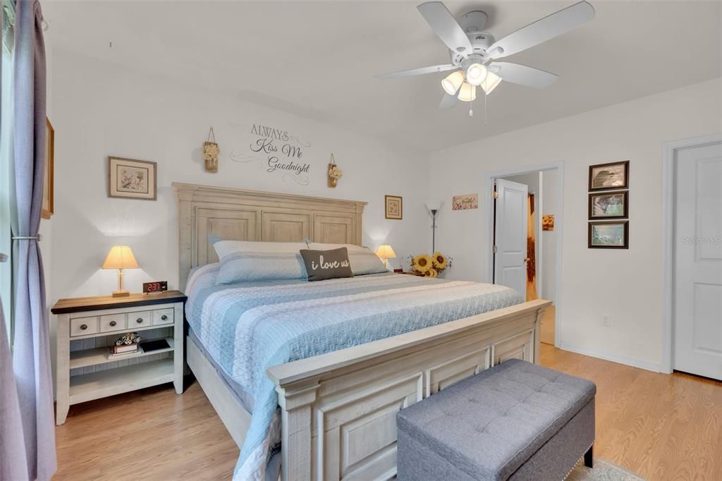 For Sale: $310,000 (3 beds, 2 baths, 1516 Square Feet)