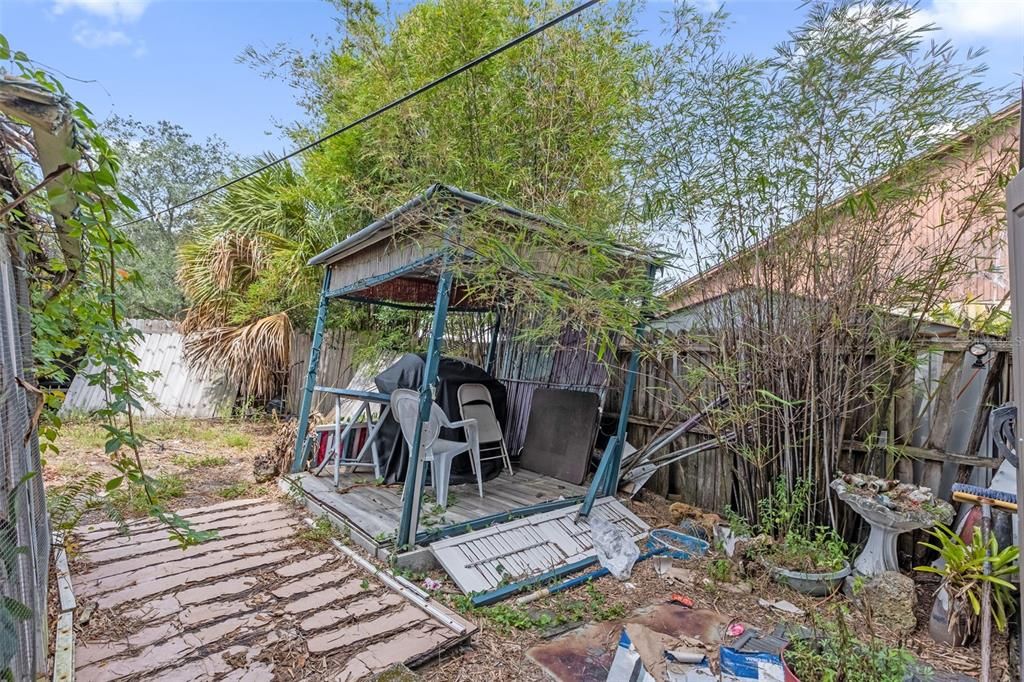 En Venta: $250,000 (3 camas, 2 baños, 1250 Pies cuadrados)