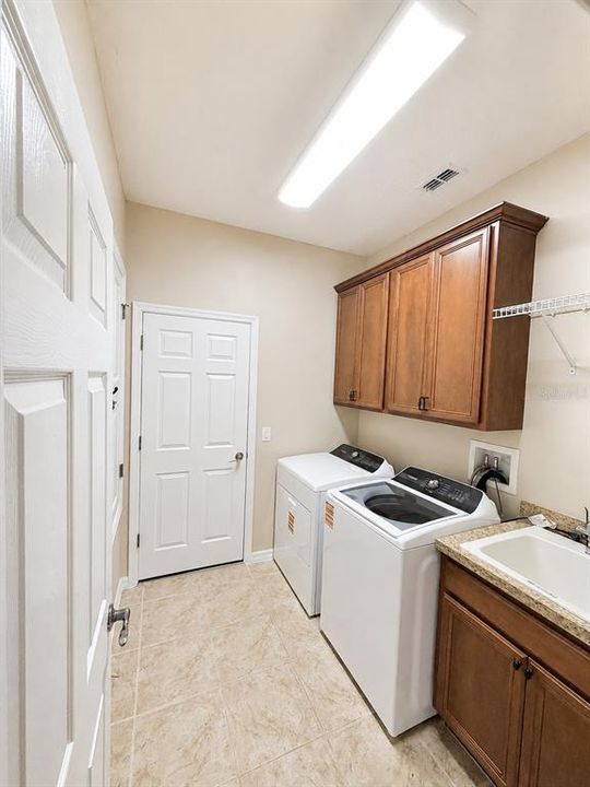For Sale: $444,900 (4 beds, 3 baths, 2671 Square Feet)