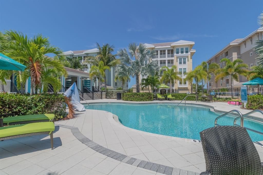 En Venta: $734,999 (3 camas, 3 baños, 1664 Pies cuadrados)