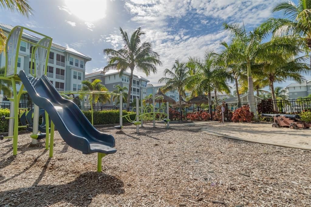 En Venta: $734,999 (3 camas, 3 baños, 1664 Pies cuadrados)