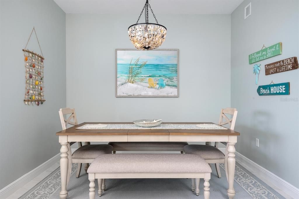 En Venta: $734,999 (3 camas, 3 baños, 1664 Pies cuadrados)