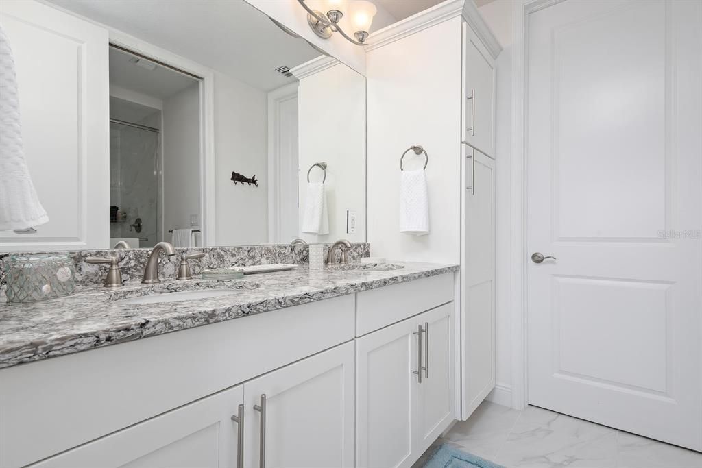 En Venta: $734,999 (3 camas, 3 baños, 1664 Pies cuadrados)