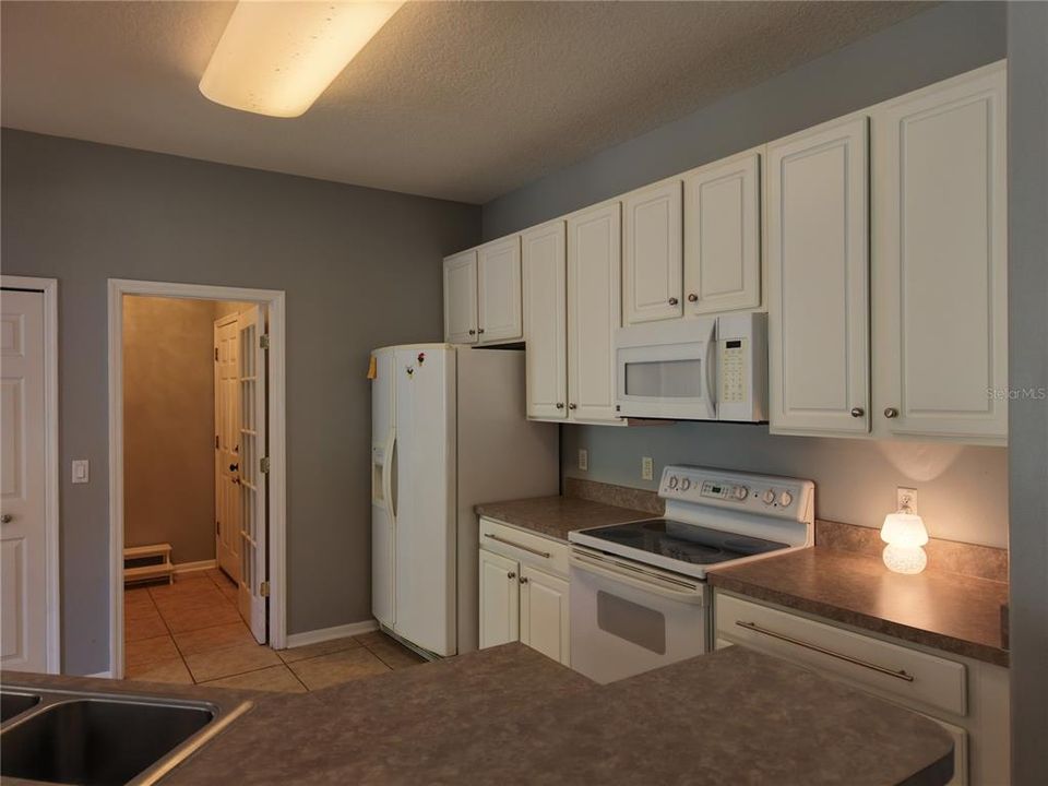 For Sale: $449,000 (4 beds, 2 baths, 1864 Square Feet)