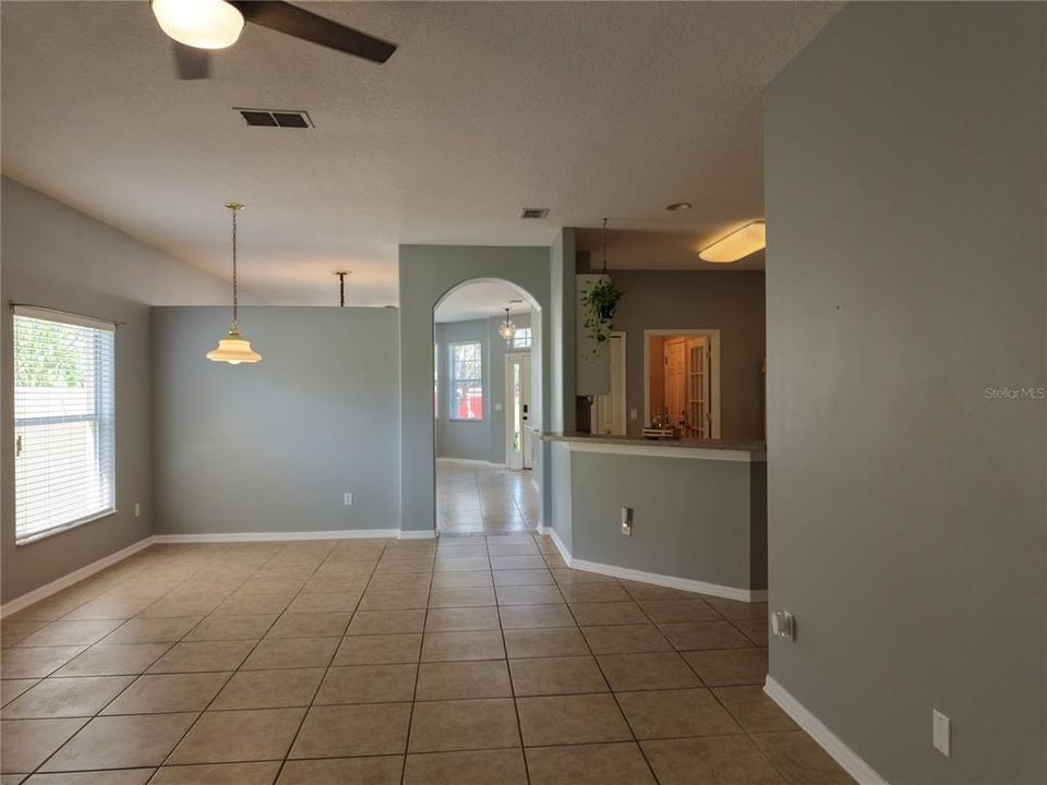 For Sale: $449,000 (4 beds, 2 baths, 1864 Square Feet)