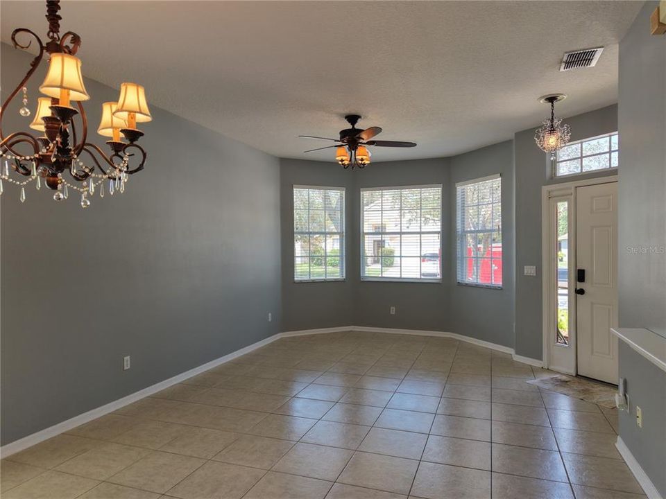 For Sale: $449,000 (4 beds, 2 baths, 1864 Square Feet)