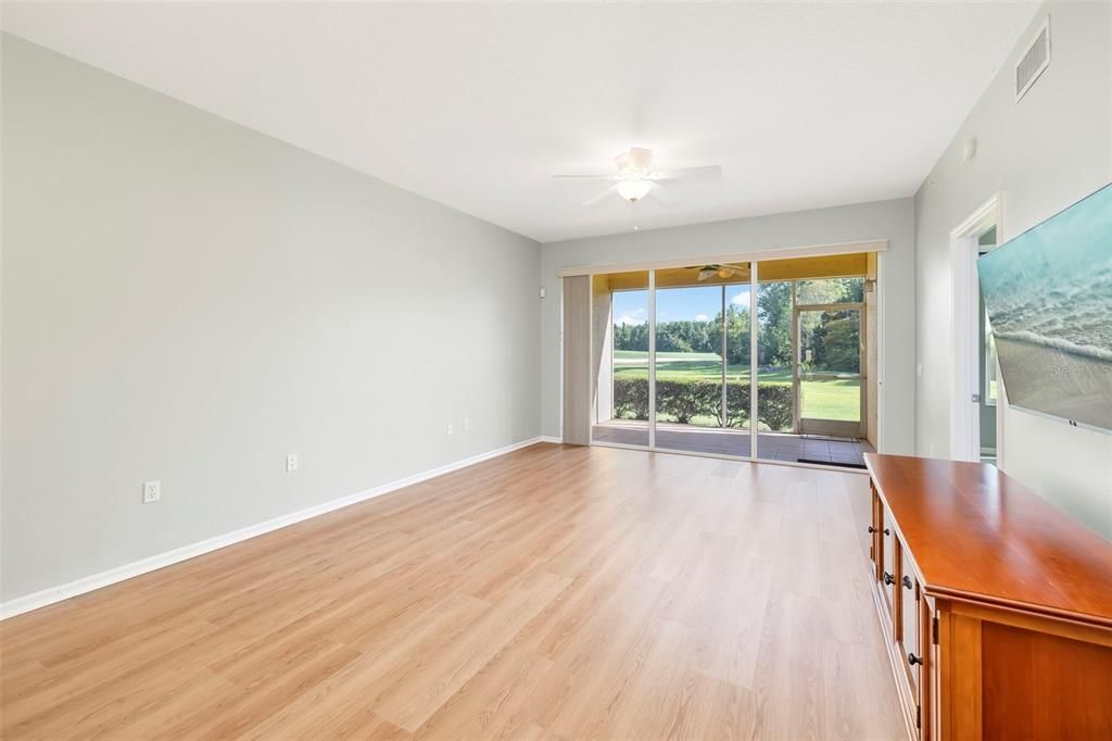 En Venta: $319,000 (2 camas, 2 baños, 1552 Pies cuadrados)