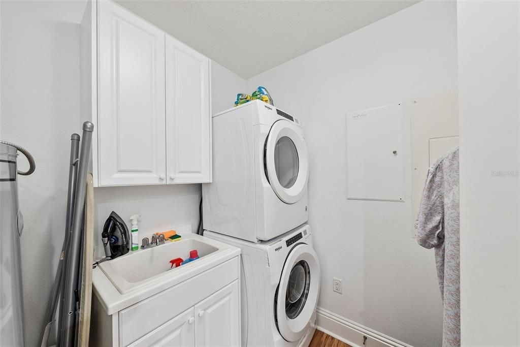 В аренду: $12,500 (3 спален, 2 ванн, 1861 Квадратных фут)