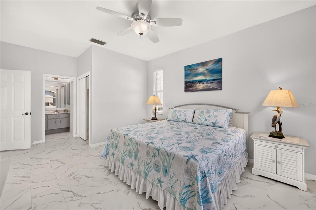For Sale: $229,000 (2 beds, 2 baths, 1266 Square Feet)