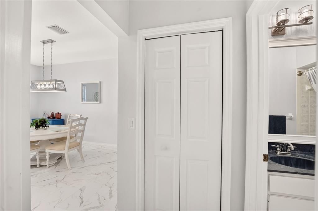 For Sale: $229,000 (2 beds, 2 baths, 1266 Square Feet)