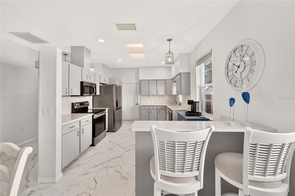 For Sale: $229,000 (2 beds, 2 baths, 1266 Square Feet)