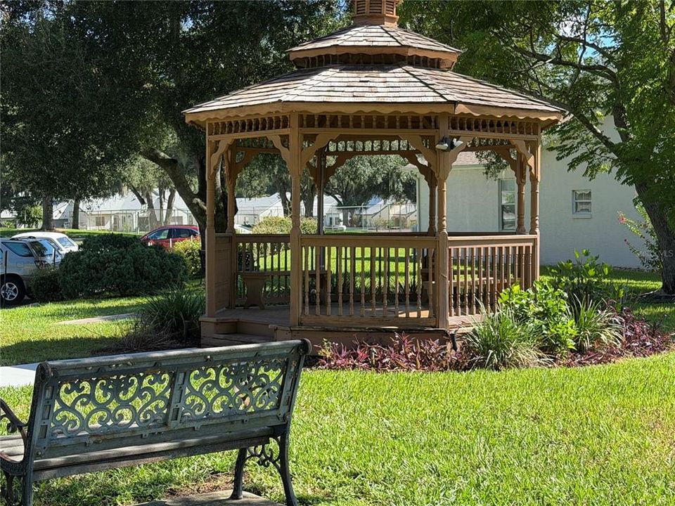 For Sale: $229,000 (2 beds, 2 baths, 1266 Square Feet)
