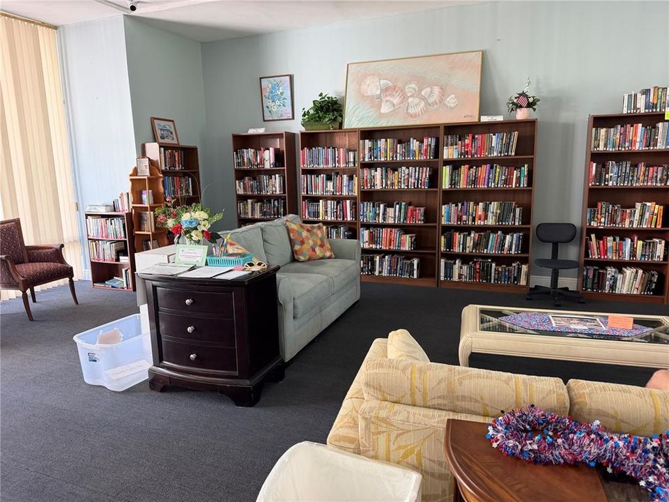 For Sale: $229,000 (2 beds, 2 baths, 1266 Square Feet)