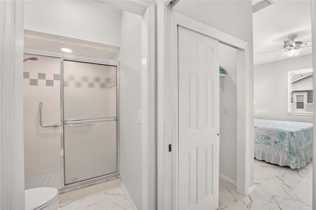 For Sale: $229,000 (2 beds, 2 baths, 1266 Square Feet)