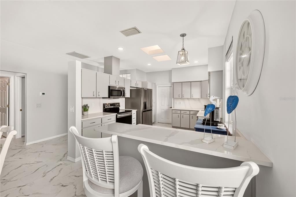 For Sale: $229,000 (2 beds, 2 baths, 1266 Square Feet)